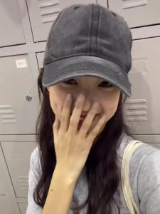 American Retro Washed Gray Distressed Soft Top Denim Baseball Cap Womens Summer Face Slimming Sun-Poof Peaked Cap Mens