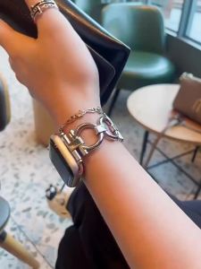 Luxury Metal strap for Apple watch band fashion bracelet chain for iwatch 987654321SE Ultra2 40 41 42 44 45 49mm wrist women men