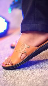 Joemen Sandal S 19 Sandal Pria Kulit Selop Anti Slip Outdoor Traveling Kekinian