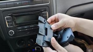 CD Slot Car Phone Holder Gravity Auto Lock Mount 360° Rotation Universal Smartphone GPS Navigation Cradle