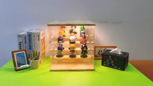 กล่องโชว์ อะคริลิก พร้อมไฟ LED กันฝุ่น กันน้ำ ฐานไม้ กล่องเก็บ art toy (Popmart Labubu Skull Panda)