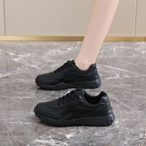 Large Size Womens Comfortable Soft Bottom Sports Shoes Fashionable Travel Anti-slip Beijing Old Style Shoes Cross Strap Loose Style Mesh Inner