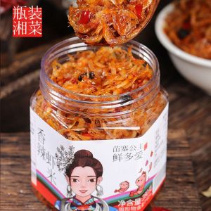 Fresh love spicy shrimp rice sauce under the food seafood rice mixed with noodles sauce Hunan specialty instant shrimp canned