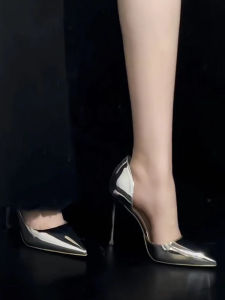 รองเท้าส้นสูงสีเงินสำหรับผู้หญิงในช่วงฤดูใบไม้ผลิปี 2025 รองเท้าส้นเดี่ยวหัวแหลมเซ็กซี่แบบสวมสบาย รองเท้าส้นเดี่ยวแบบสวมสบาย