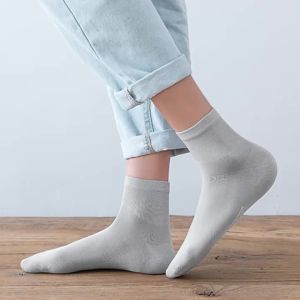 Stoking Lelaki Musim Bunga dan Musim Luruh Mulut Cetek Kaus Kaki Tiub Nipis Musim Panas Stoking Tiub Panjang Kapas Deodoran ins Kapas Xinjiang Trend