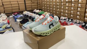 รองเท้าวิ่งQC On Cloud Running- มี9สี รองเท้าผู้ชาย รองเท้าออกกำลังกาย รุ่นยอดฮิต✨ รองเท้า Qc C Q Shoes Qc Stickers - Lazada