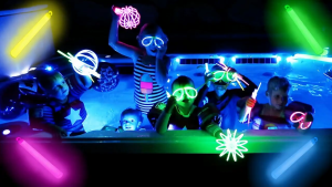 50pcs Glowstick Glow in The Dark Glow Sticks Bracelet Glowsticks Party Luminous Toys