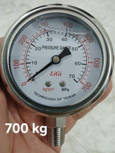 Đồng hồ đo áp lực 700 bar (700kg/cm2 = 70 Mpa) loại có dầu Mặt 63mm ren 13mm có dầu chống dung kim. Dùng đo áp suất Dầu áp lực máy công trình lớn.