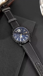 นาฬิกาสำหรับผู้ชายสำหรับของแท้พร้อมจอแสดงผล6พินที่ทันสมัยและหรูหราสายหนังและนาฬิกาของขวัญสำหรับผู้ชาย