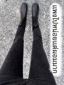 กางเกงยีนส์ทรงสลิมฟิตเอวสูง กางเกงขายาวทรงปากบานบาง ฤดูใบไม้ผลิและฤดูใบไม้ร่วง สีดำ กางเกงขายาวลำลองสำหรับผู้หญิง