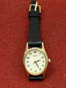 SEIKO Quartz ตัวเรือนทองชุบ นาฬิกาผู้หญิง มือสองของแท้