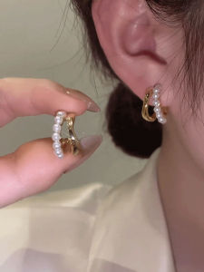 Fashionable Korean Simple Circle Pearl Earrings for Women High-end Commutable Silver Needle Ear Studs