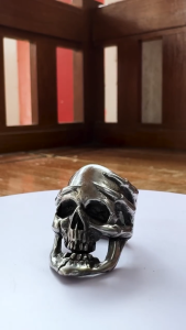 Pewterland Ringskull Deathly Claw Cincin Tengkorak 3D Bahan Logam Timah Pria dan Wanita