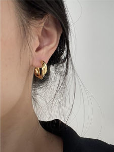 Pain-Free Metal Hoop Earrings for Women: Geometric Pattern No Piercing Required Clip-On Studs - Fashionable and Versatile