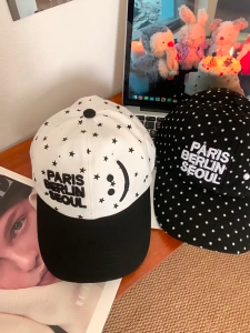 พร้อมส่ง หมวกแก็ปParis berlin seoul ลายดาว ลายจุด น่ารัก มีสายปรับขนาด