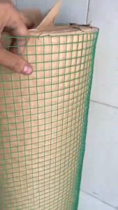 Khổ cao 1m x dài 1m ) Lưới sắt bọc nhựa ô vuông mắt lưới màu xanh ( ô vuông rộng 1.2cm ) làm chuồng thú cưng