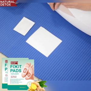 แผ่นแปะเท้า แผ่นแปะเท้าสมุนไพร คิโนกิ ของแท้ ดีท็อก แปะแก้ปวด แก้ปวด แผ่นแปะเท้าดูดสารพิษ แผ่นให้ความ แผ่นแปะเท้าแก้ปวด แผ่นแปะสมุนไพรจีน [1 กล่อง 10 แผ่น] ลดความดัน ช่วยให้นอนหลับสบาย Kiyome Kinoki / Gold Kinoki Kiyome foot detox pads