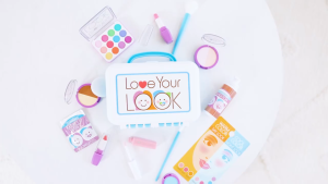 Melissa & Doug Love Your Look - Makeup Play Set- Age 3+ Pretend Play Role Play