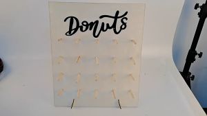 Display Donat Kayu: Pilihan Tepat untuk Dekorasi Pesta