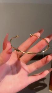 Golden Charm Bangles for Women Minimalism Fashion Twisted Couple Cuff Bracelet 2023 New Trendy Jewelry Girls Wedding Gift