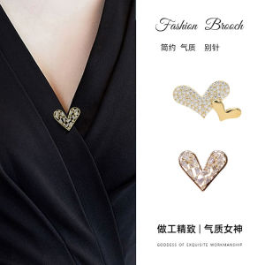 Mini Love Heart Womens Fashionable Anti-Light Knitted Sweater Button Pin Brooch Pin Alloy Engraved Artificial Gem Decoration