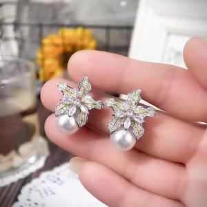 Huitan Gorgeous Flower Imitation Pearl Earrings Women Luxury Inlaid Sparkling CZ Stone Fashion Wedding Jewelry Wholesale Lots