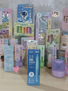 พร้อมส่งจากไทยดินสอกดไส้แบบดินสอไม้ 2.0 มม. พร้อมกบเหลา และ ไส้ดินสอ( MP06 )