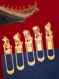 Luxury Metal Bookmarks Gift Box Engraved Logo Hollow out Classical Style Palace Museum Creative Stationery for Students Teachers Classmates New Year Valentines Day