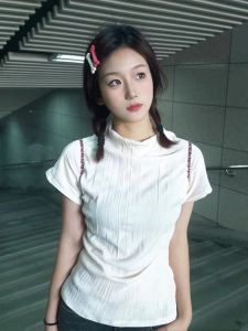 Áo Thun Tay Ngắn Cổ Cao Ôm Vừa Vặn Phong Cách Mỹ Cổ Điển Dành Cho Nữ Mùa Hè Mới Thiết Kế Gấp Quần Áo Công Sở Phong Cách Hàn Quốc