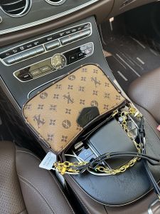 Left Apricot Small Bag Female 2024 New Arrival Fancy Niche Style Design Net Red Best Selling Ins Easiest for Match Wide Strap Crossbody Bag