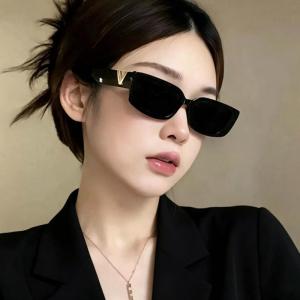 Retro Rectangle Sunglasses for Women UV Protection Shades Fashion Luxury Sun Glasses