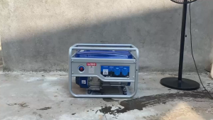 REAIM เครื่องปั่นไฟเบนซิน 4kw เสียงเบา มอเตอร์ทองแดง100% ใช้ในบ้าน-ธุรกิจเล็ก ปลั๊กไฟ220V เครื่องกำเนิดไฟฟ้า กุญแจสตาร์ทเครื่องยนต์