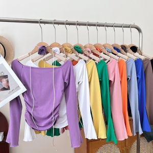 เสื้อยืดคอกลมแขนสั้นผู้หญิง ทรงเข้ารูป ทรงเข้ารูป ดีไซน์หัวเข็มขัดดอกไม้ ทรงเข้ารูป เสื้อชั้นในแฟชั่นฤดูใบไม้ผลิ