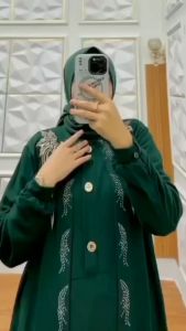 Gamis Wanita Elegan 2024: Model & Tips Memilih
