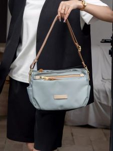 Anmoyi 2025 New Lightweight Casual Oxford Cloth Leather Large Capacity Single Shoulder Crossbody Bag Fashionable Daily Use