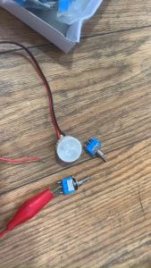 công tắc gạt MTS 102 MTS 103 loại 3 chân 6a/125v