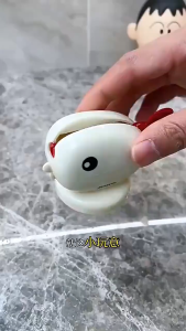 BOSSLU Dispenser Pasta Gigi Putar / Alat Pencet Pasta Gigi Lucu Bentuk Paus