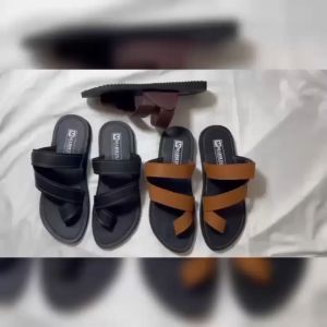 [MᴀsʜɪᴇFᴏᴏᴛᴡᴇᴀʀ]New Trend One Finger Casual Men Leather Slipper Sandal Marikina Style