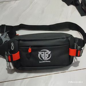 TAS PINGGANG SLINGBAG WAIST BAG WATERPROOF TAS PINGGANG RINGAN ANTI AIR PRIA