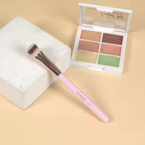 MAANGE Under Eye Concealer Makeup Brush Triangle Foundation Brush for Liquid Cream Blending Concealing Cosmetic Makeup Tools