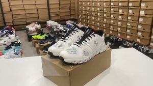 On Cloud Running รองเท้าใหม่ รองเท้าผู้ชาย รองเท้าออกกำลังกาย รุ่นใหม่