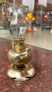 Đèn dầu bằng đồng đúc cao 20cm cả bóng nặng 08kg