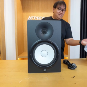 YAMAHA HS8 ลำโพงสตูดิโอมอนิเตอร์ มีแอมป์ในตัว ขนาด 8 นิ้ว 2 ทาง 120 วัตต์ (ราคาต่อใบ) AT Prosound