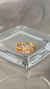 Y533【COD】Perhiasan Wanita Cincin Titanium Adjustable Elegan Kupu Kristal Berlapis Emas Korea