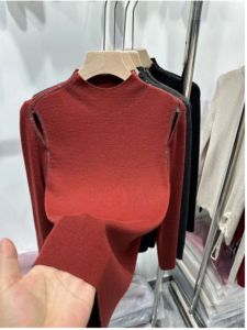 เสื้อถักผ้าขนสัตว์บางสไตล์เกาหลีสำหรับผู้หญิง ฤดูใบไม้ร่วง/ฤดูหนาว เสื้อคลุมแบบเปิดไหล่ ประดับเพชร เสื้อคลุมแบบมีฮู้ด ปกติ