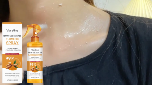 Viareline Refreshing Turmeric Exfoliating Spray to Soften Thick Dead Skin and Brighten Dull Skin Moisturizing Spray for Hands Feet and Whole Body