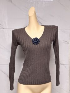 Duoduo Liangpin Soft Glutinous Comfortable Plaid V Neck Camellia Long Sleeves Sunken Stripe Cotton Wool Blended Knitwear Bottoming Shirt