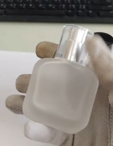 ขวดสเปย์เปล่าใส่น้ำหอม สีดำเงา ใส ฟรอส ขนาด 30 ml ขวดแก้วเคลือบหนา แข็งแรง ทนทาน รุ่น ลาคอส