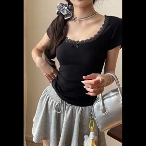 พร้อมส่งจากกทม เสื้อยืดแขนสั้นคอกลมลายลูกไม้สีขาวสำหรับผู้หญิงY2Kเสื้อครอปทรงเข้ารูป