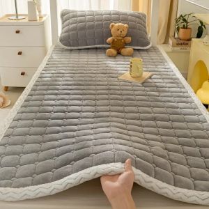 นมกํามะหยี่ที่นอน Pad Soft Breathable ผ้าปูที่นอน Protector Queen ขนาดสบาย Quilted TOP ที่นอน